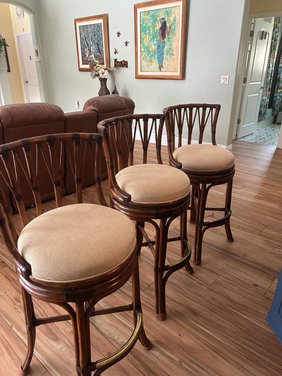 3 Tommy Bahama, 31inch Bar Stools