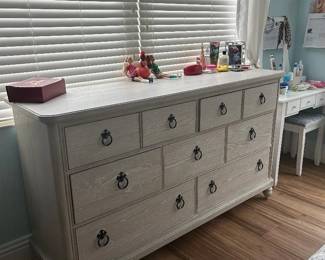 White wood dresser