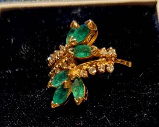 Vintage 14kt emerald and diamond ring