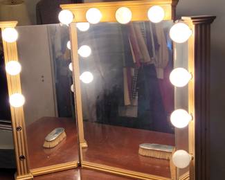Dresser vanity mirror