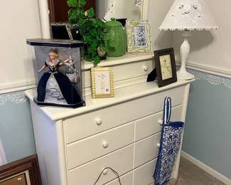 Quaint cottage white dresser w/ deck & mirror