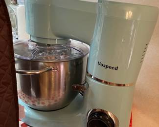 Stylish VOXSPEED tilting stand mixer
