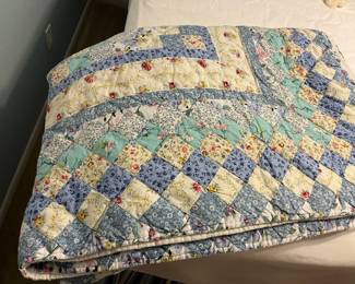 Beautiful vintage quilt