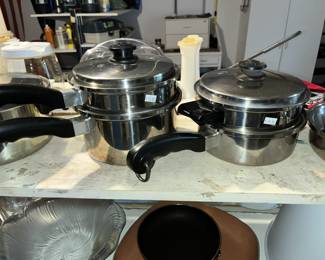 Lots of stainless cookware & kitchenware