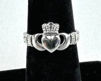 9K White Gold Claddagh Ring (RTS 375)