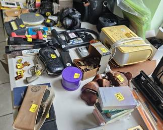 Assorted wallets, electronics, etc.