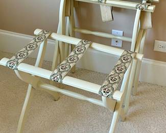 Boho farmhouse vintage Scheibe wood luggage racks