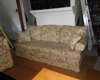 Again, that amazingly comfortable floral couch.  Just remember that all the furniture is in the garage, so easy breezy pickup