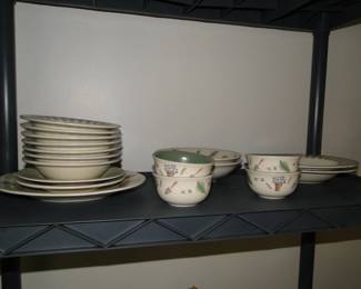 Another great set of service ware.  Everything matches, right down to the canisters