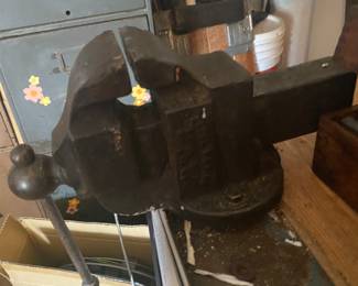 Estate Sale By Olga in Piscataway 