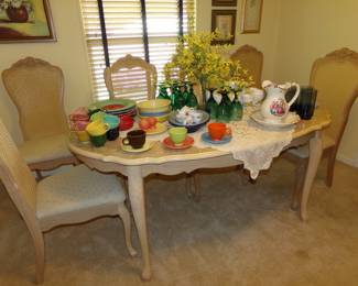 Nice Table and Six Chairs in great shape - Fiesta Dish Ware - collectable glassware - Floral arrangement