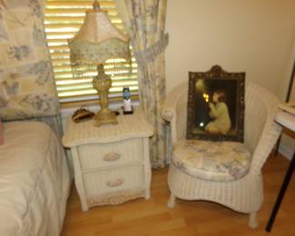 Wicker Bedroom Set in GOOD shape!!!