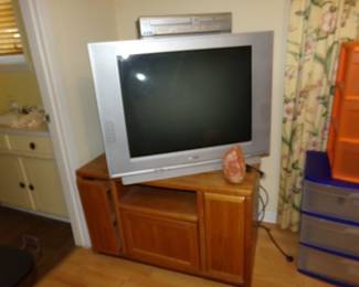 Older type Television and Stand for a great Price - VHS - DVD Player