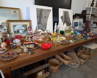 glassware, trays, bowls, carnival glass, figurines, vases, 