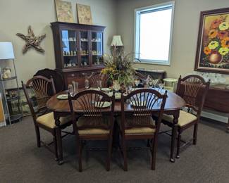 Pennsylvania House Table and Chairs