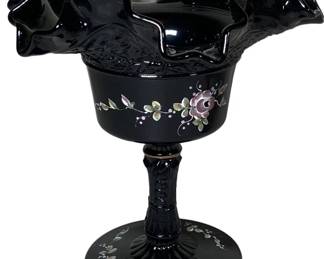 Ruffled Edge Pedestal Dish