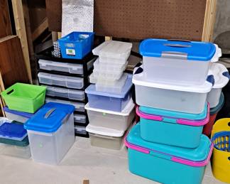 Assorted plastic storage containers 
