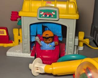 Fisher Price Little People Playset