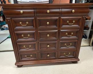 Lineage Chest of Drawers