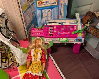 Bionic Woman - Bionic Beauty Salon