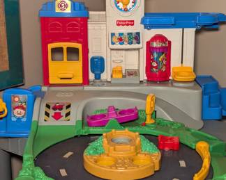 Fisher Price Little People Playset