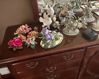 Matching Thomasville dresser that matches the king size bed