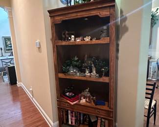 Corner curio cabinet
