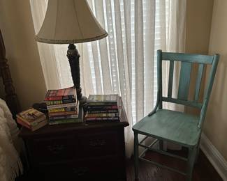 Bed side table, there are 2 matching the bed