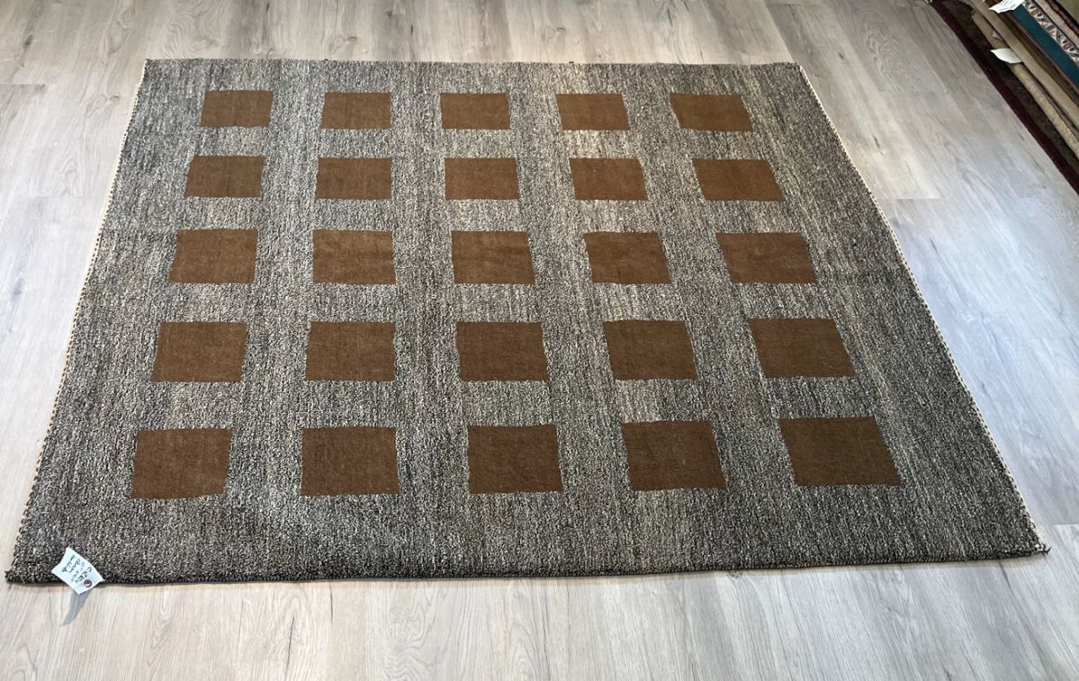 heriz oriental rugs auction in Cincinnati, OH starts on 7/13/2024