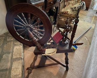 Antique spinning wheel