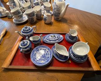 Child’s vintage blue willow tea set