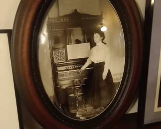 Beautiful oval frame