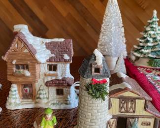 Assortment of Christmas Decor & Ornaments