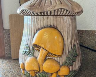 Arnel's Ceramic Mushroom Cookie Jar, Salt & Pepper Shakers