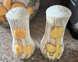 Arnel's Ceramic Mushroom Cookie Jar, Salt & Pepper Shakers