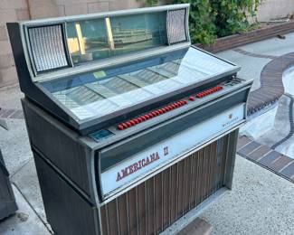 Wurlitzer Americana 2 Jukebox.