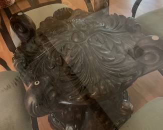 pedestal, very pretty