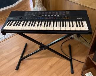 Yamaha electronic keyboard