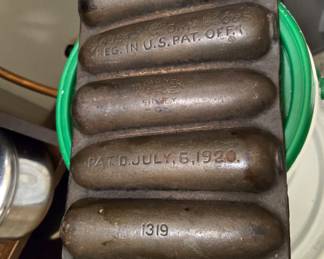 Cast Iron Wagner Ware Junior corn bread