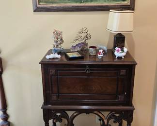 Vintage/Antique Pooley cabinet radio