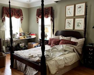 #231 Queen 4 poster Headboard/Footboard w/1 side rail missing $65.00