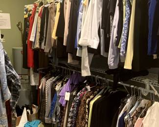 Women clothes size 2-8 Shoes 7.5 Men's clothes xl shoes 10