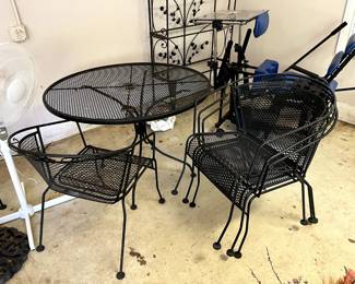 #112 Wrought Iron Round Table w/4 Chairs (top needs screws to anchor) - 42x26 $175.00
