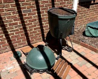 #75 Big Green Egg w/Attachable G=Hinge - (top Lid Broken) $300.00