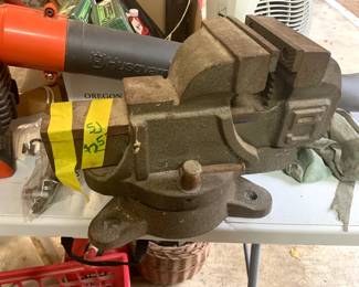 #409 as is bench vice Number 5 (handle broke off) $25.00