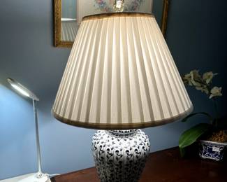 #159 Blue & White Ginger Jar Lamp - 29" Tall $75.00