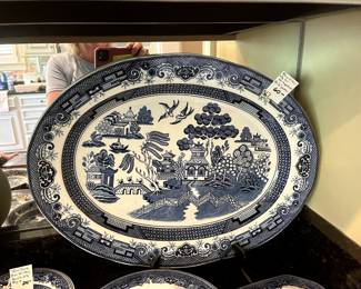 #367 Blue Willow from Heritage Mint 18.5" Platter $60.00