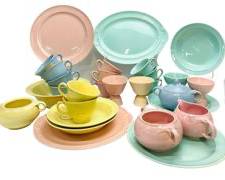 VINTAGE LU RAY PASTELS PLATES CUPS AND SERVING PLAYES MCM Mid Century Modern