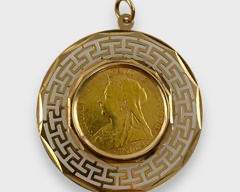 Fine .917 Gold Victoria British Gold Sovereign Coin 1900 in Fine 14K Yellow Gold Greek Key Mount Statement Pendant