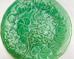 ANTIQUE MOJALICA PLATE Green Glazed Ivy leaf
Lot 352 -